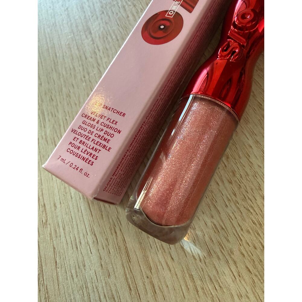 $28 New One/Size Lip Snatcher Lipstick & Gloss Duo - Trade Finder - Picture 5 of 8